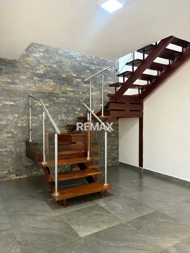 VENDO CASA EN CABUDARE( AVENIDA INTERCOMUNAL) - 4