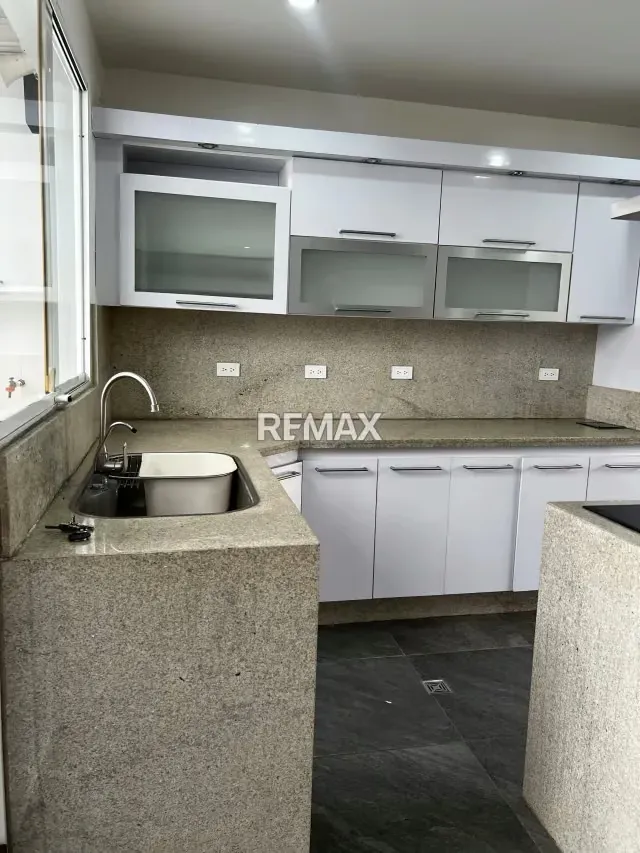VENDO CASA EN CABUDARE( AVENIDA INTERCOMUNAL) - 7