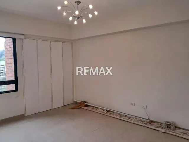 Alquilo cómodo apartamento de 129 mt2 urb. Las Esmeraldas de la Tahona - 11