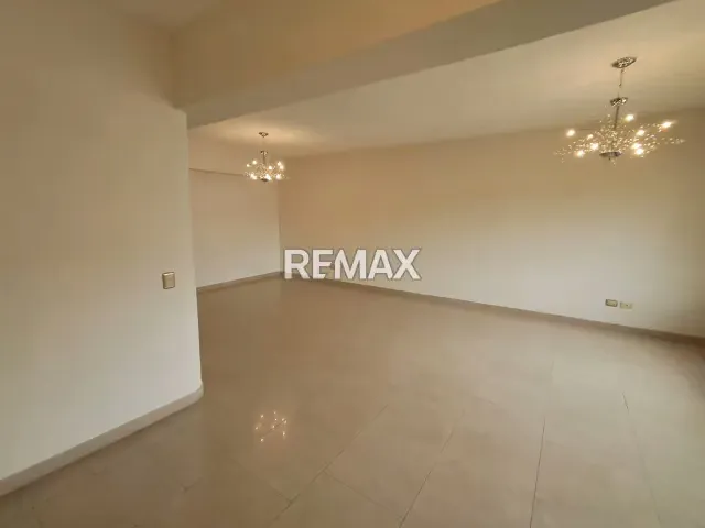 Alquilo cómodo apartamento de 129 mt2 urb. Las Esmeraldas de la Tahona - 2
