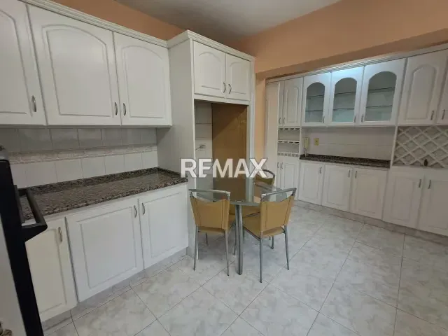 Alquilo cómodo apartamento de 129 mt2 urb. Las Esmeraldas de la Tahona - 3