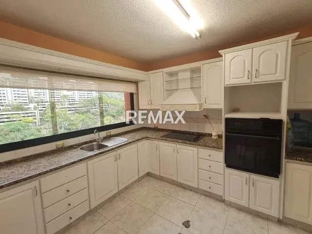 Alquilo cómodo apartamento de 129 mt2 urb. Las Esmeraldas de la Tahona - 4