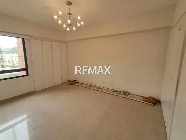 Alquilo cómodo apartamento de 129 mt2 urb. Las Esmeraldas de la Tahona - 6