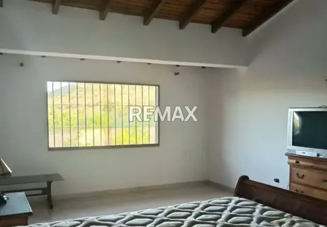 BELLO TOWNHOUSE EN VENTA SECTOR SAN LORENZO - 9