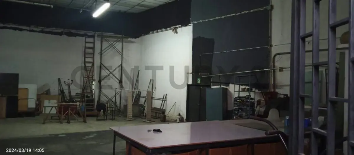 Se vende local comercial C.C. El Llanito IZ - 12