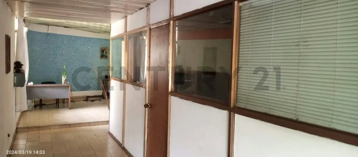 Se vende local comercial C.C. El Llanito IZ - 6
