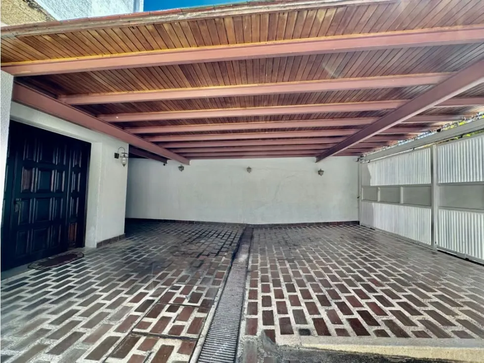 Se vende casa 1.450m2 9h/10b/9p Prados del Este - 44