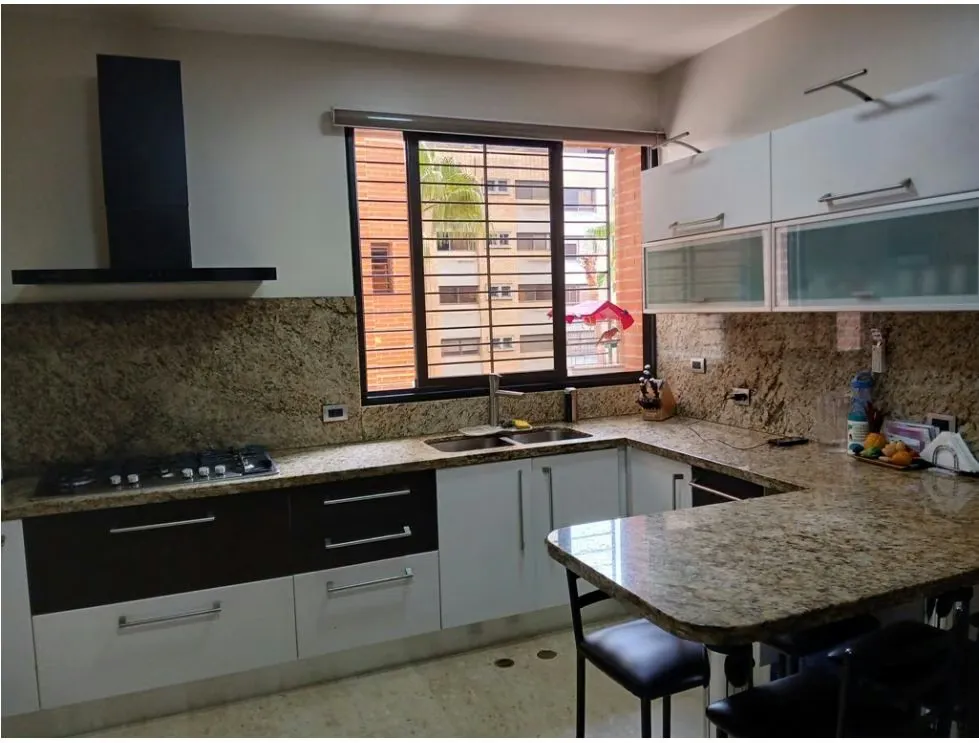 Vendo apartamento 285m2, 4H/5B/4E, MALETERO, URB Campo Alegre7758 - 12