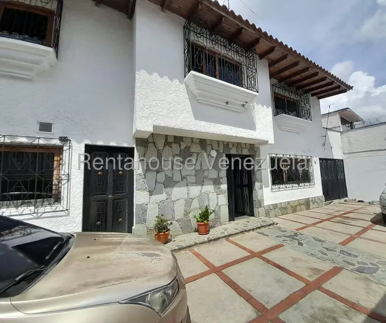 Casa (Duplex) en Venta en Colinas de Bello Monte, Distrito Metropolitano - 2