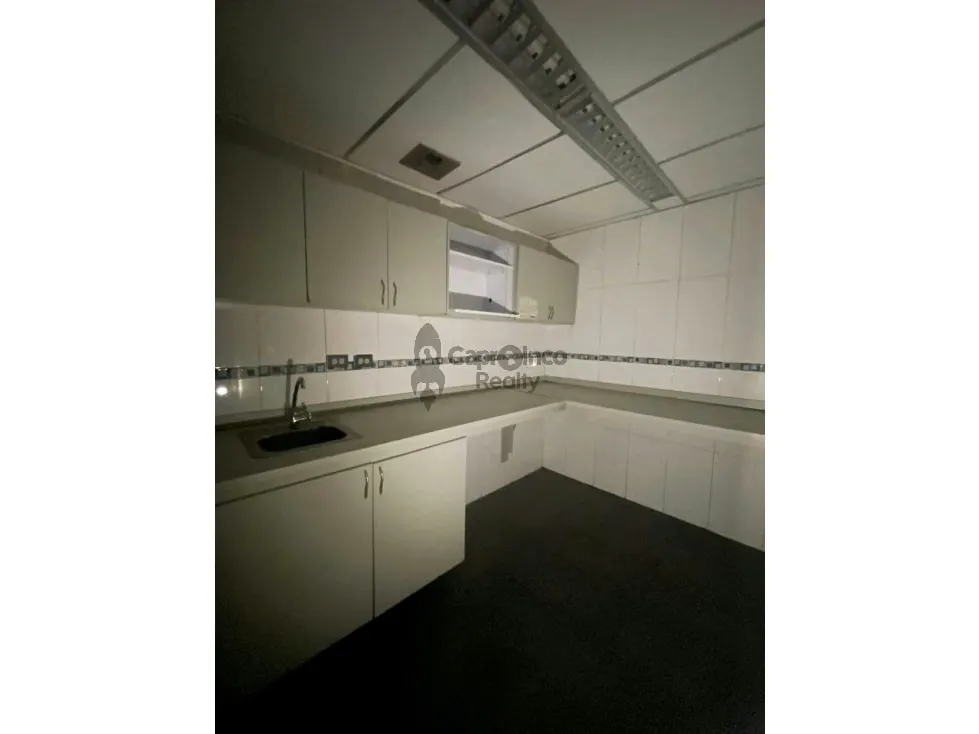 Se Alquila local en Guacara de 300m2 - 6