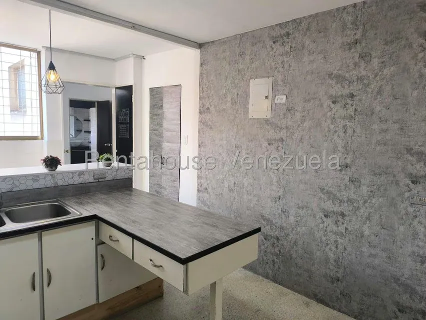 Apartamento (1 Nivel) en Venta en La Florida, Distrito Metropolitano - 11