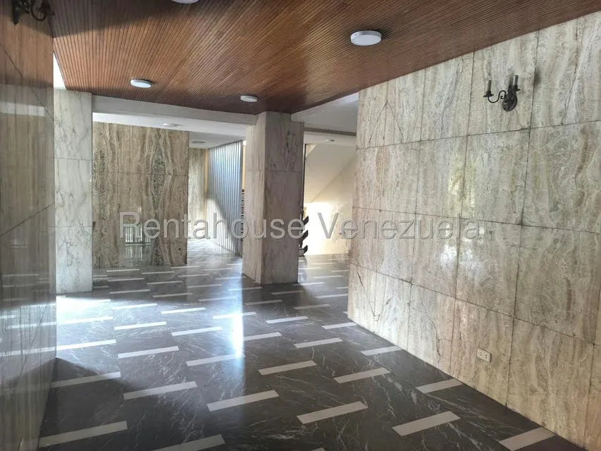 Apartamento (1 Nivel) en Venta en La Florida, Distrito Metropolitano - 3