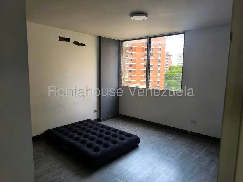 Apartamento (1 Nivel) en Venta en La Florida, Distrito Metropolitano - 24
