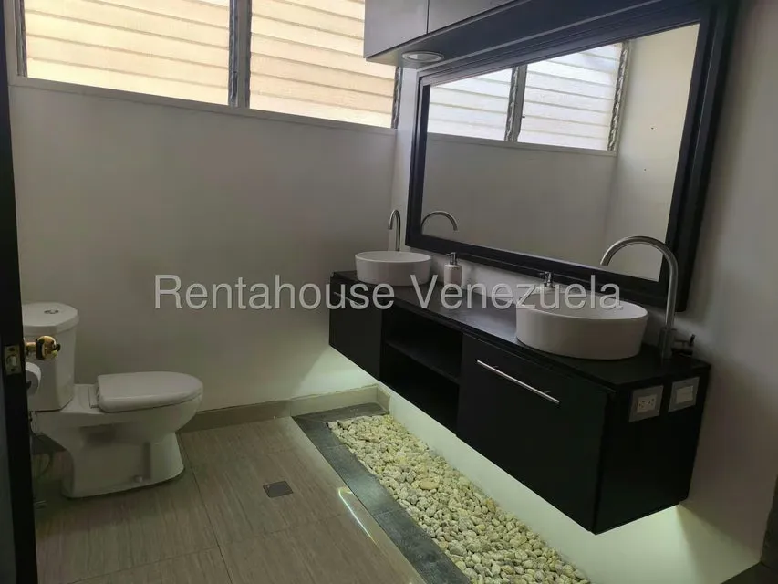 Apartamento (1 Nivel) en Venta en La Florida, Distrito Metropolitano - 28