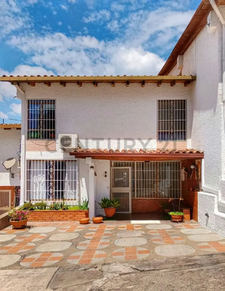 En venta Town House, La Macarena Sur, Los Teques Edo. Miranda - 2