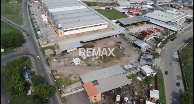 EN ALQUILER TERRENO INDUSTRIAL A PIE DE LA AUTOPISTA REGIONAL DEL CENTRO - 12