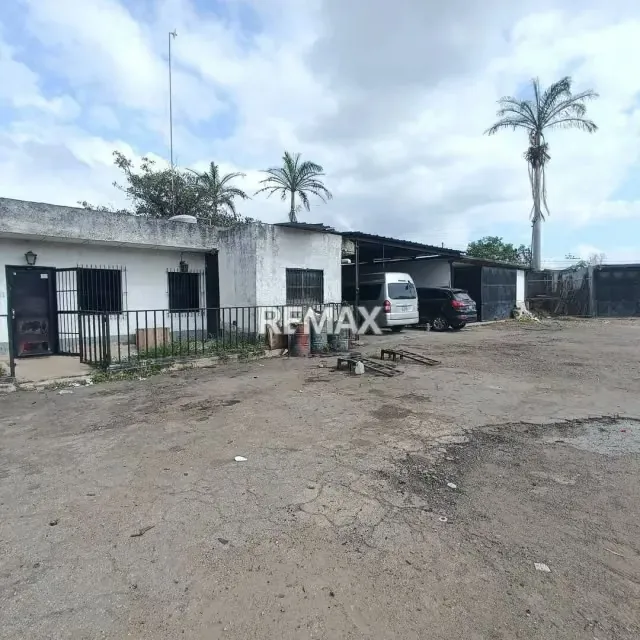 EN ALQUILER TERRENO INDUSTRIAL A PIE DE LA AUTOPISTA REGIONAL DEL CENTRO - 10