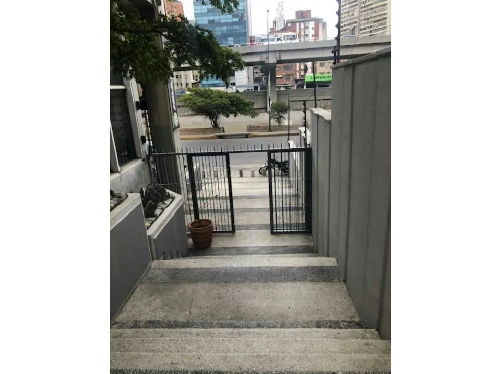 Se ALQ.-OFC.-60m²-remodelada-7P. Trabajo-1B+1Kich.-Cols. Bello Monte - 13