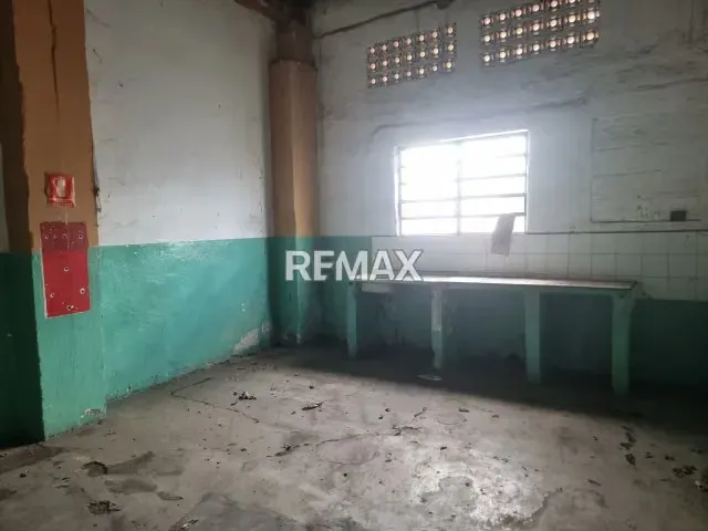 EN VENTA BIENHECHURIA CON TERRENO UBICADO EN EXCELENTE ZONA DE ARAURE - 11