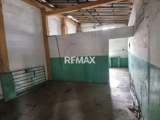 EN VENTA BIENHECHURIA CON TERRENO UBICADO EN EXCELENTE ZONA DE ARAURE - 9