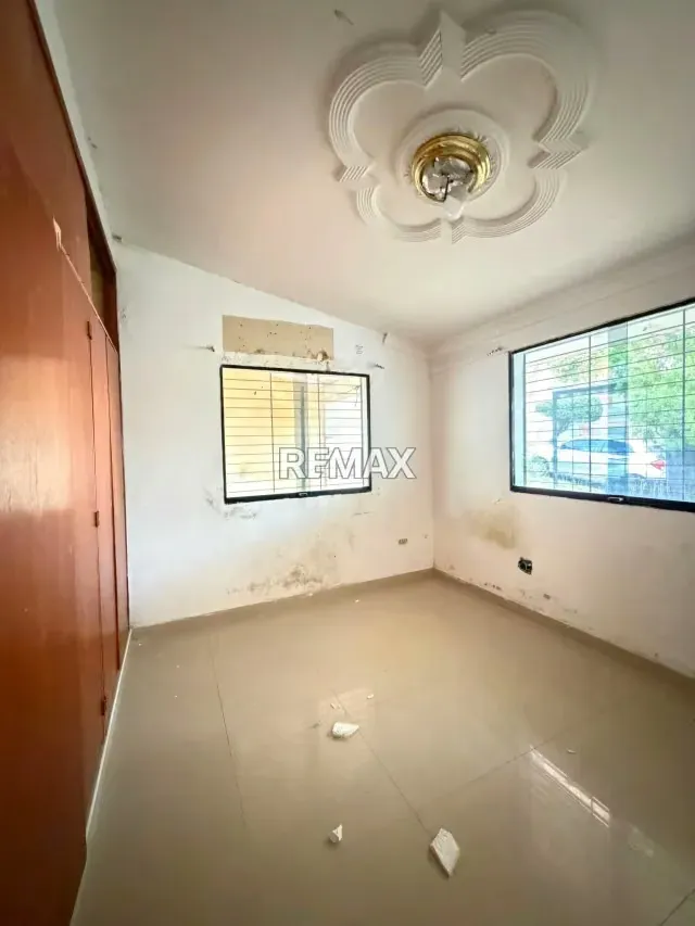 Venta de Casa con amplio terreno ubicada en el Parral Valencia - 13