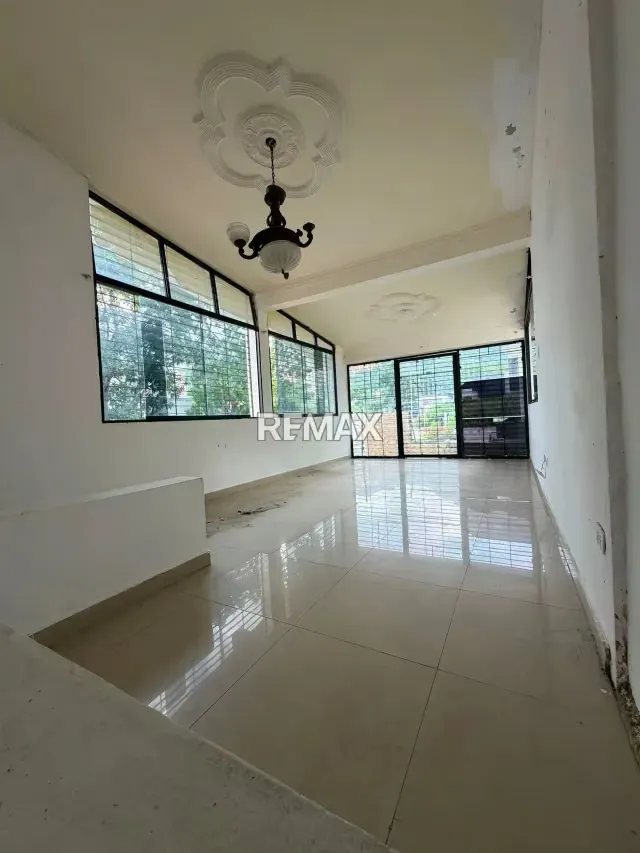 Venta de Casa con amplio terreno ubicada en el Parral Valencia - 15