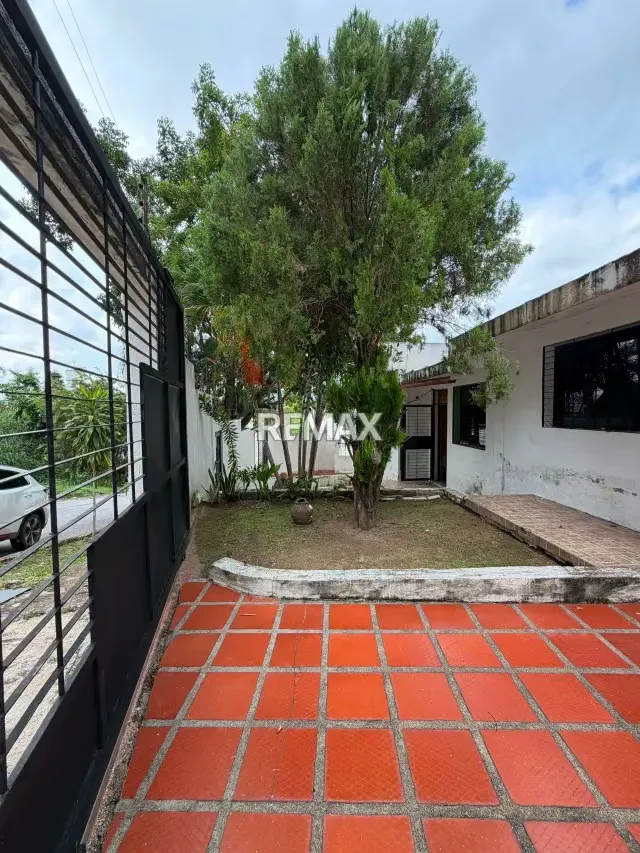 Venta de Casa con amplio terreno ubicada en el Parral Valencia - 7