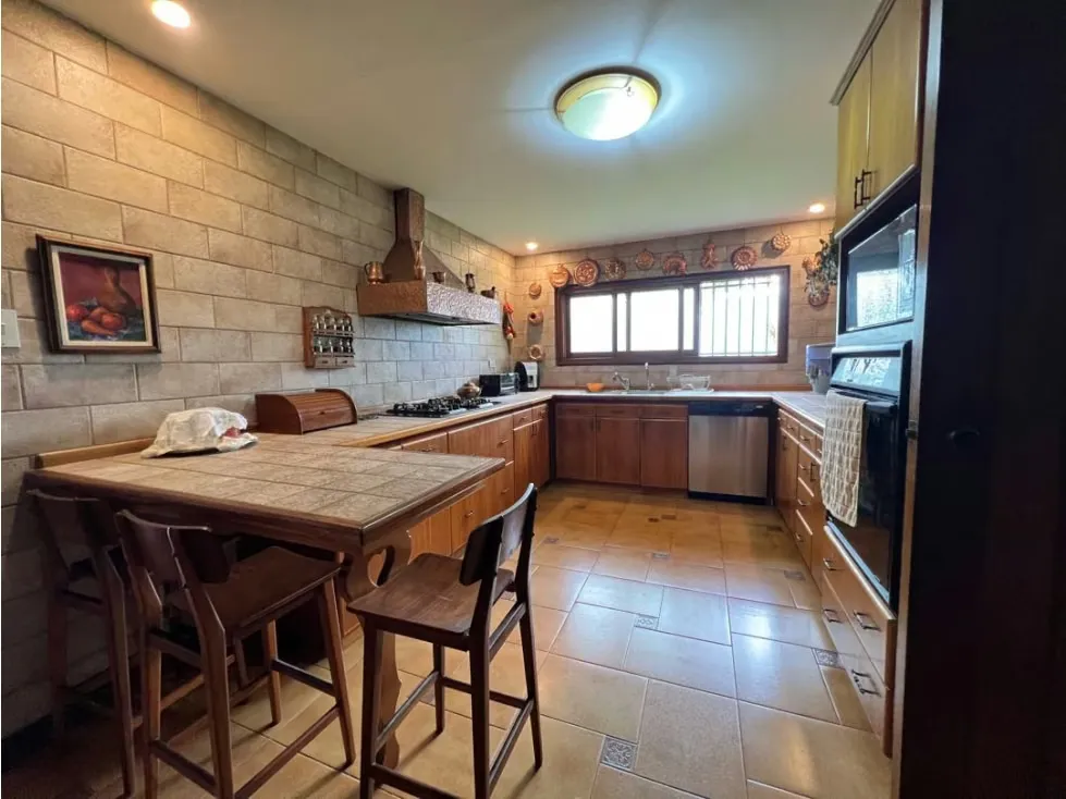 Se vende casa 950m2 10H/8B/8P Cumbres de Curumo - 14