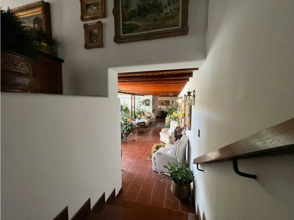 Se vende casa 950m2 10H/8B/8P Cumbres de Curumo - 17