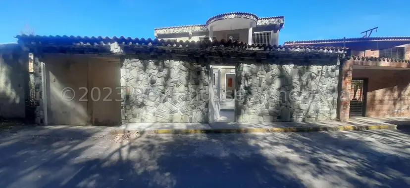 Casa (Multipes Niveles) en Venta en Colinas de Carrizal, Miranda