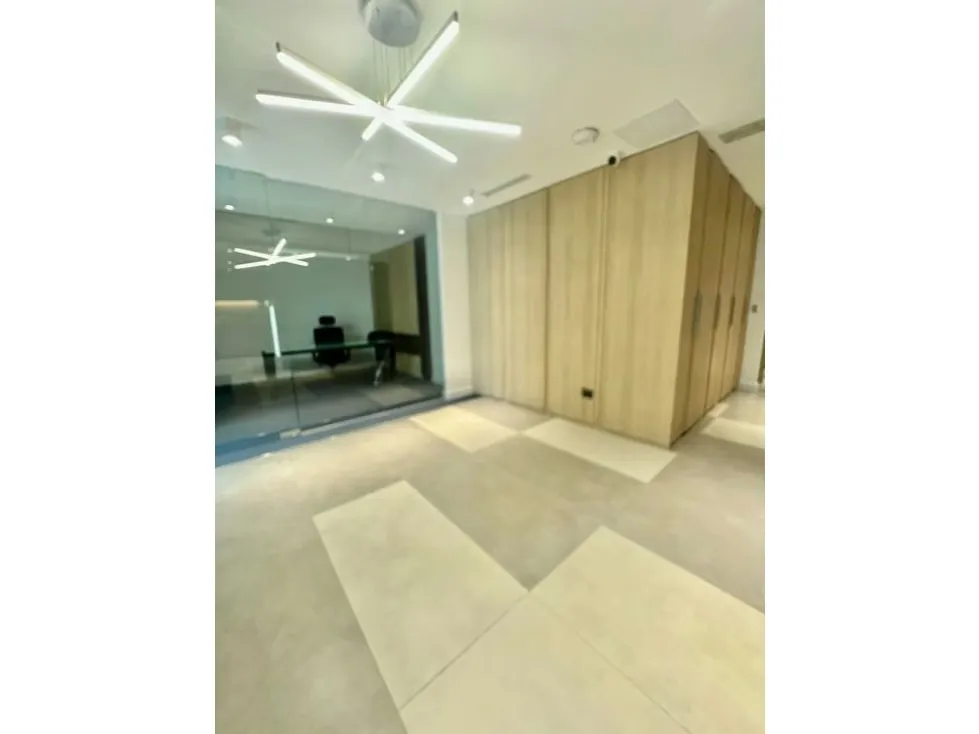 Se vende o Alquila oficina 230m2 Los Naranjos 8044 - 7