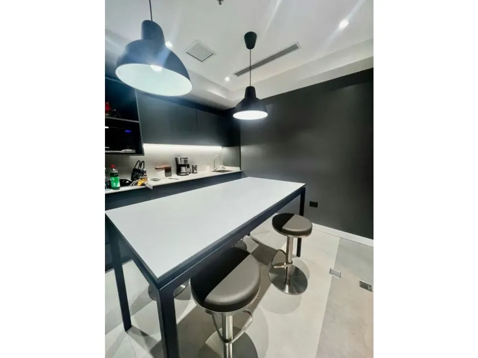 Se vende o Alquila oficina 230m2 Los Naranjos 8044 - 10
