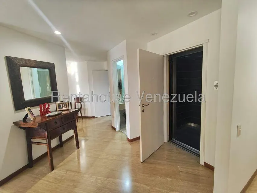 Apartamento (1 Nivel) en Venta en Los Naranjos del Cafetal, Distrito Metropolitano - 3