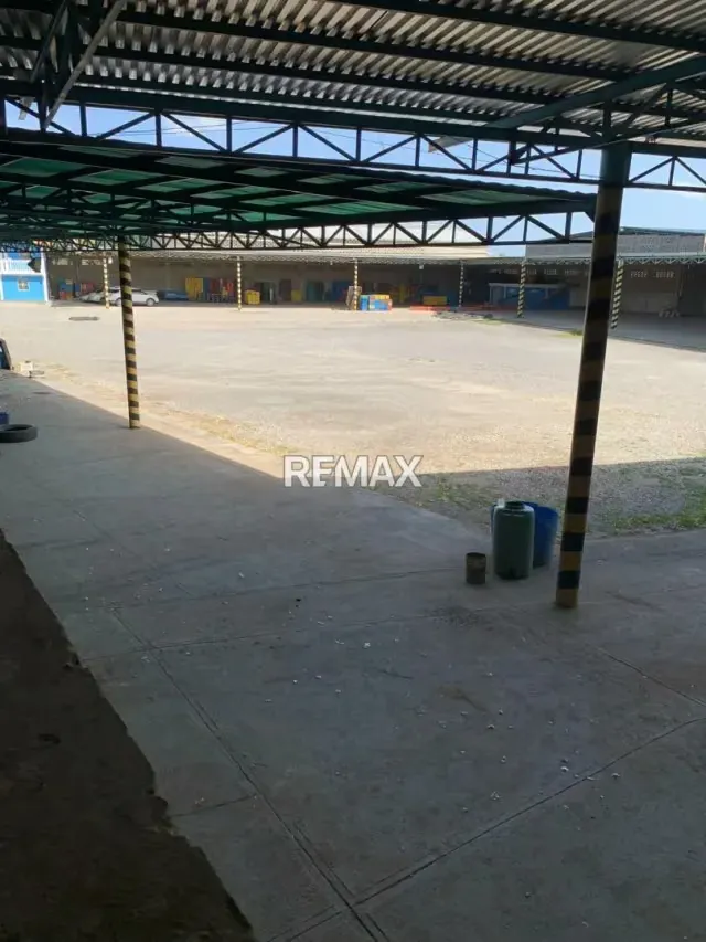 Terreno y Galpón a la venta Av. Rotaria Quibor - 10
