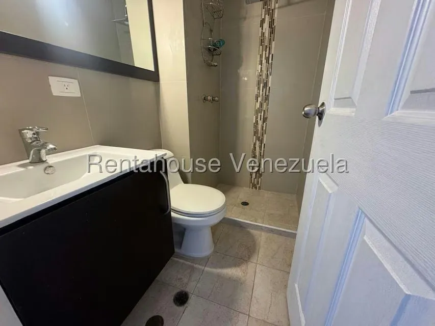 Apartamento (1 Nivel) en Venta en Buenaventura, Miranda - 24