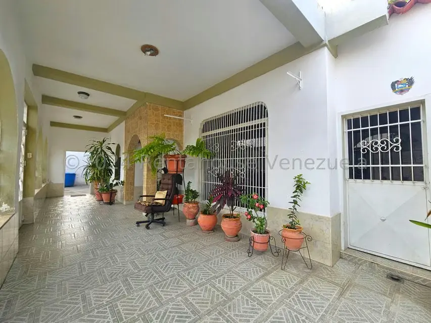 Comercial (Edificio) en Venta en Zona Oeste, Lara - 2