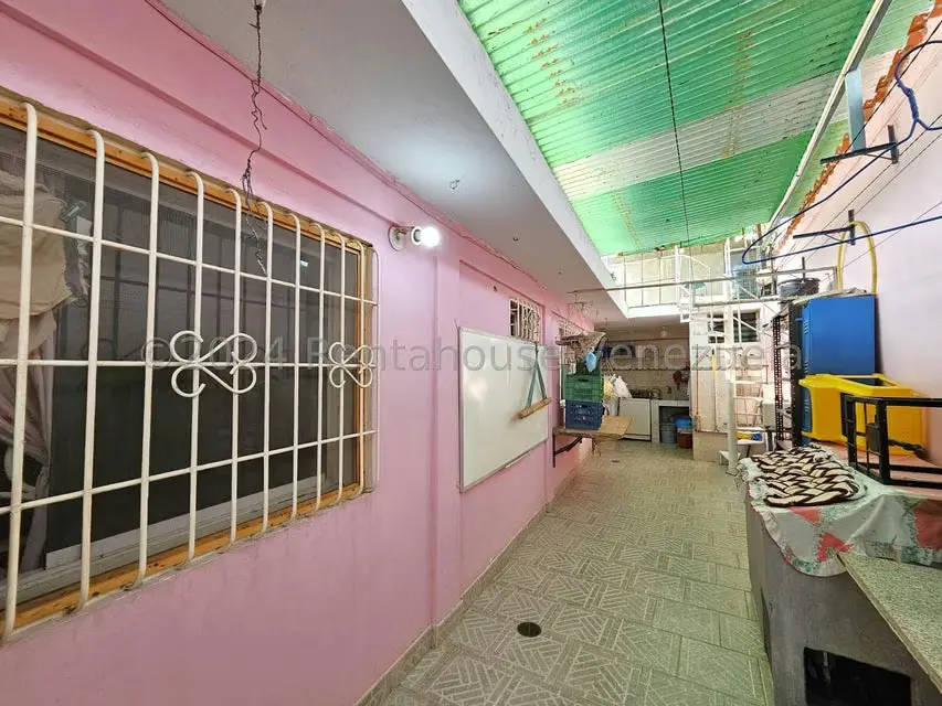 Comercial (Edificio) en Venta en Zona Oeste, Lara - 26