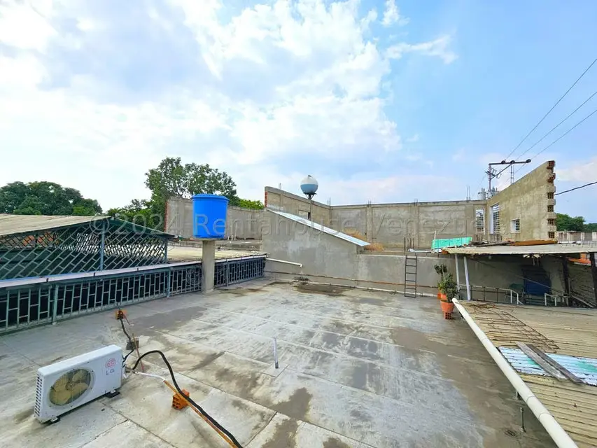 Comercial (Edificio) en Venta en Zona Oeste, Lara - 52