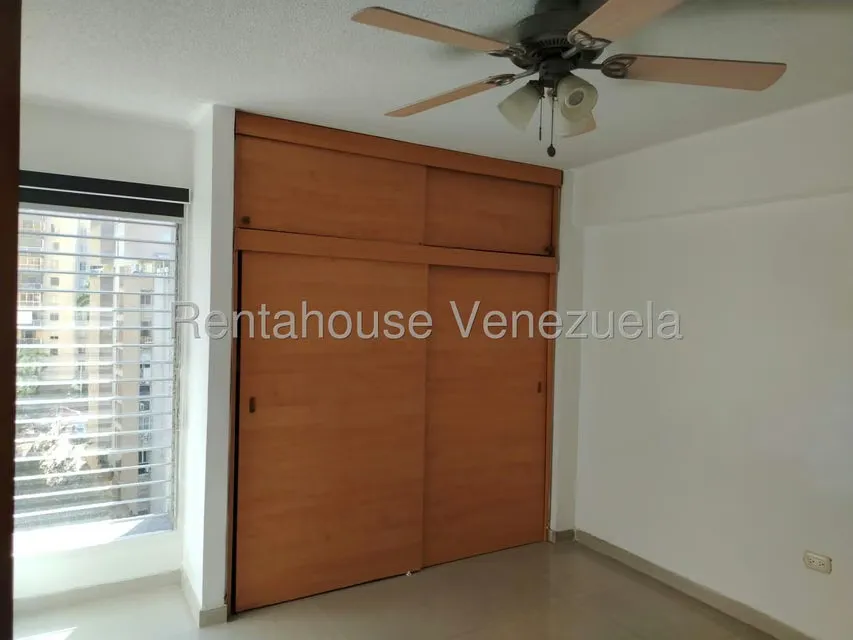 Apartamento (1 Nivel) en Alquiler en La Boyera, Distrito Metropolitano - 12
