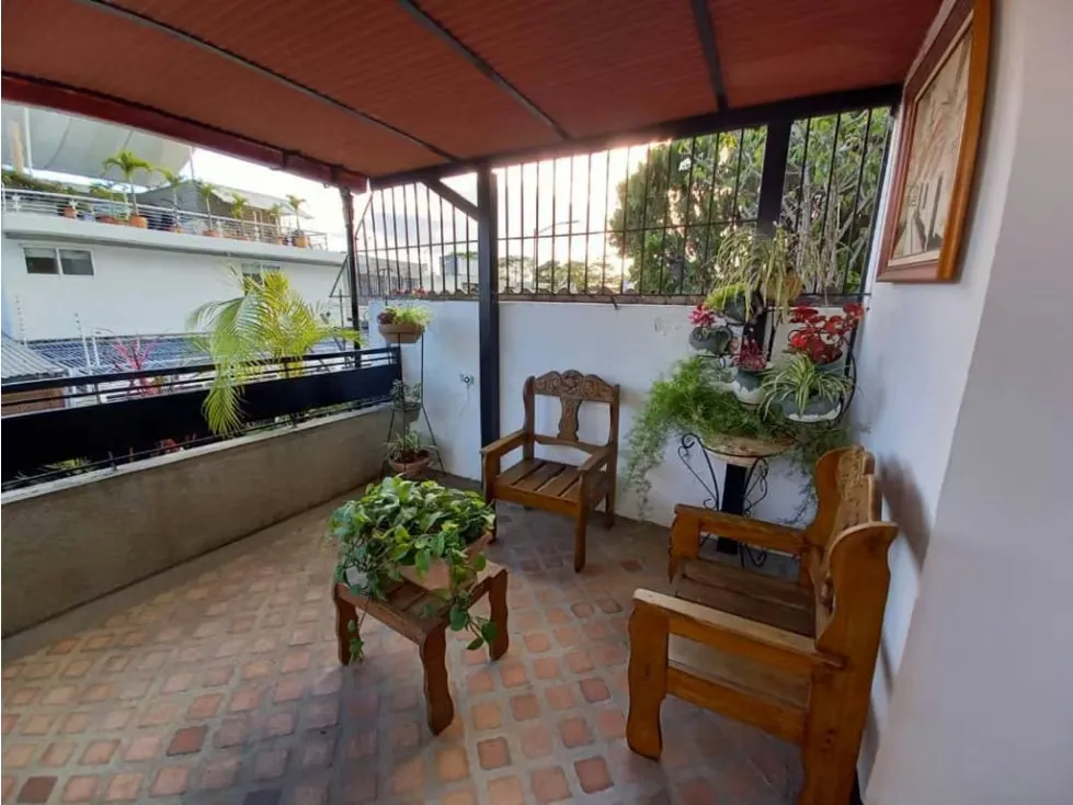 Casa en Venta en la Urbanización El Marques Mun. Sucre - 18