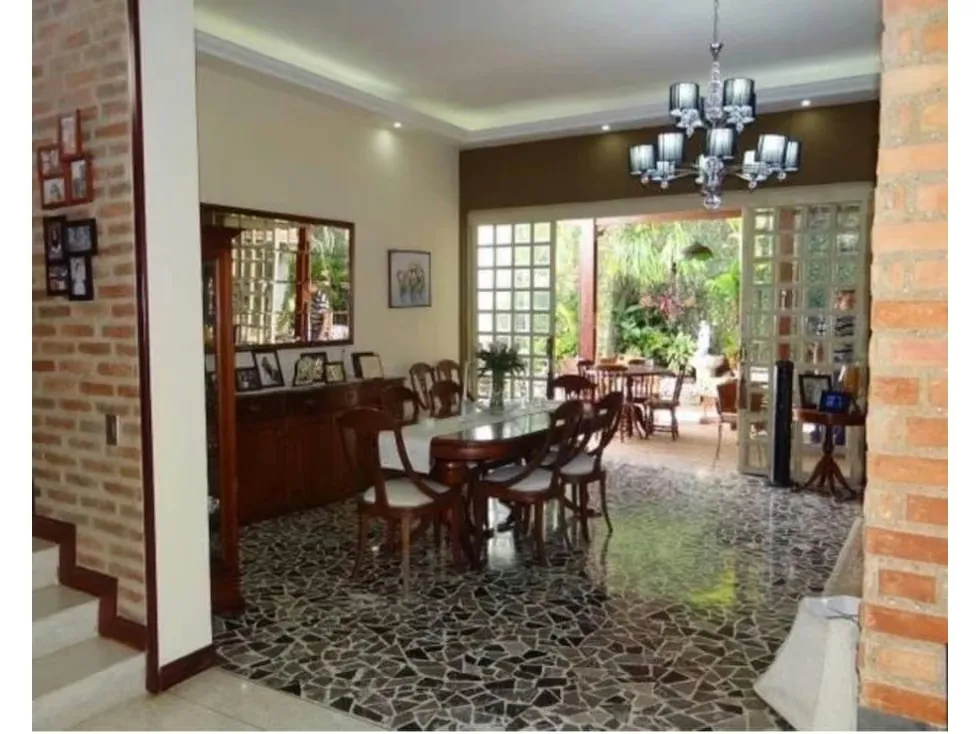 Casa en Venta en la Urbanización El Marques Mun. Sucre - 4