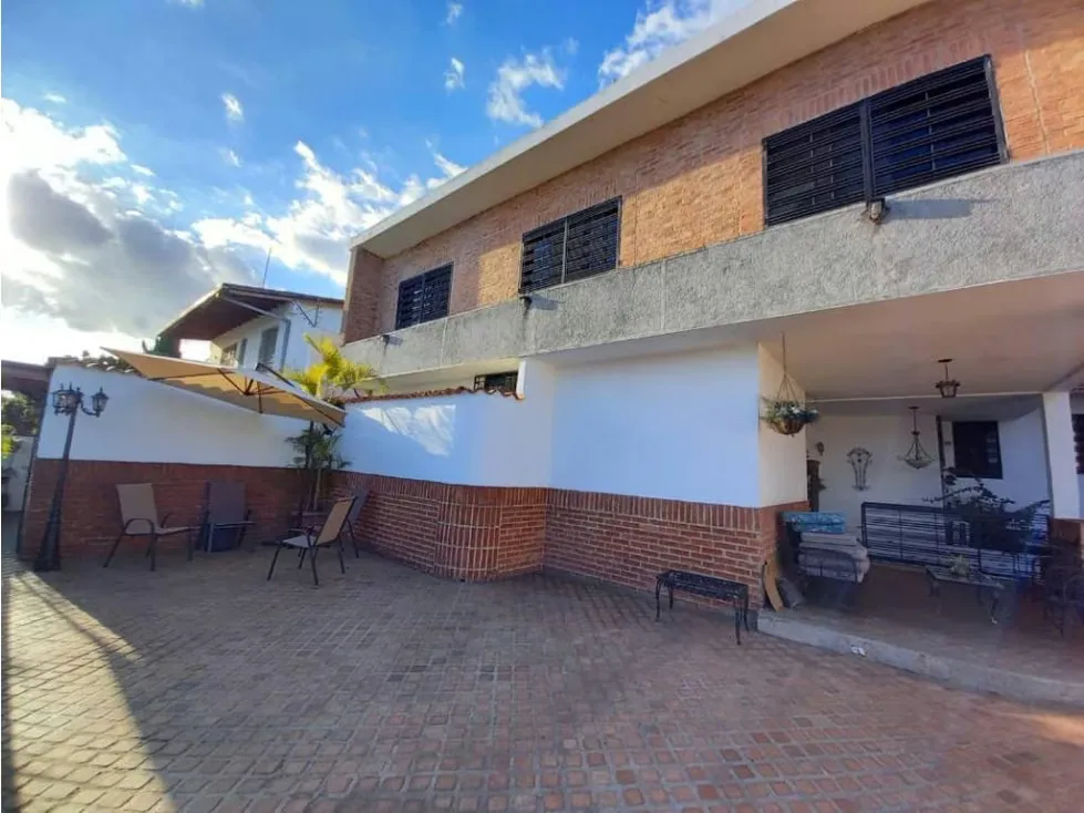 Casa en Venta en la Urbanización El Marques Mun. Sucre - 10