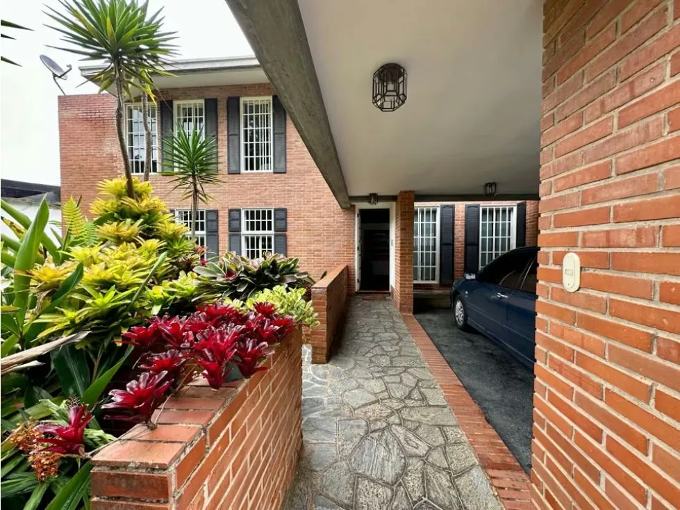 Vendo casa 700m2 La Lagunita 5495 - 2
