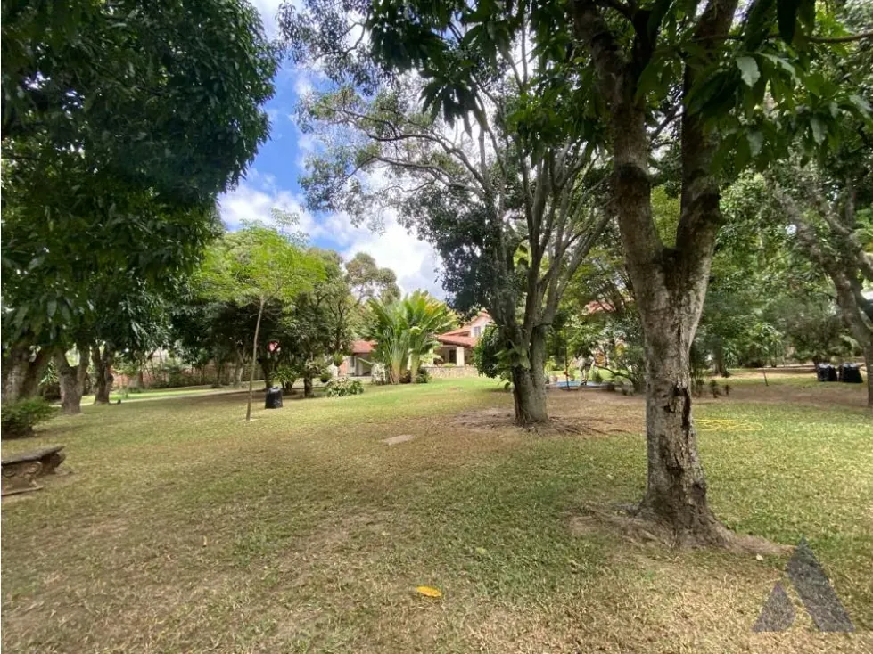 Vendo terreno residencial 3000m2 Los Chorros 8029 - 24