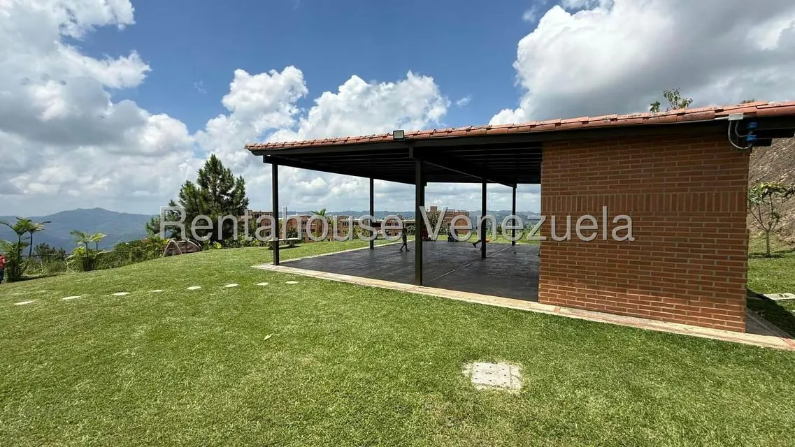 Townhouse (Multiples Niveles) en Venta en Loma Linda, Distrito Metropolitano - 41