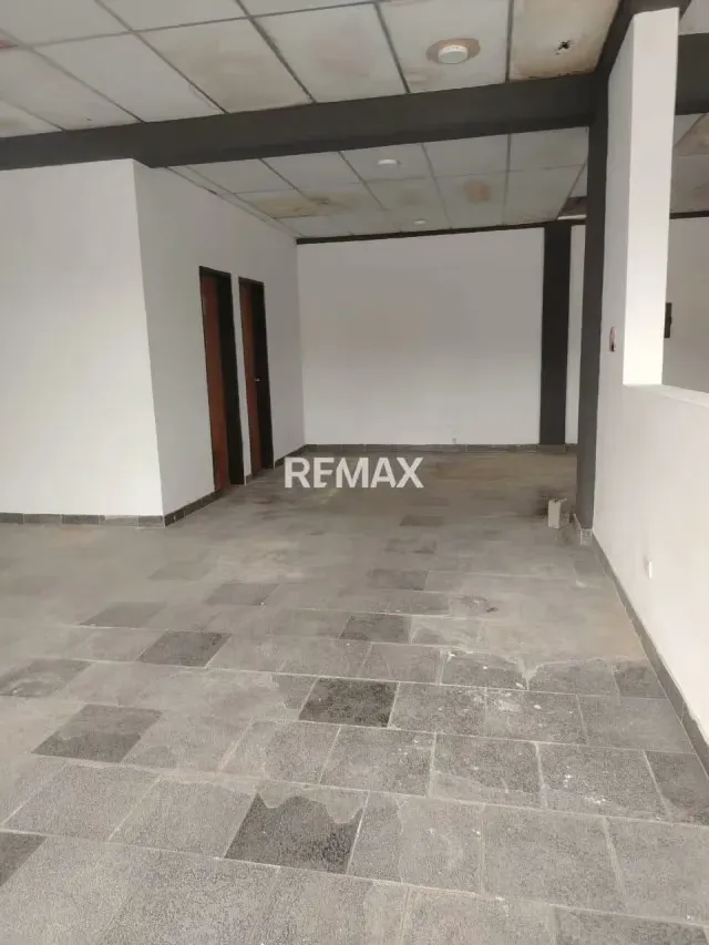 Se alquila local de 113 m² en el c.c Lara Cabudare av la montañita - 4