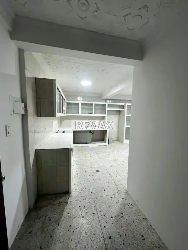 LOCAL COMERCIAL EN ALQUILER EN BARRIO OBRERO - 2