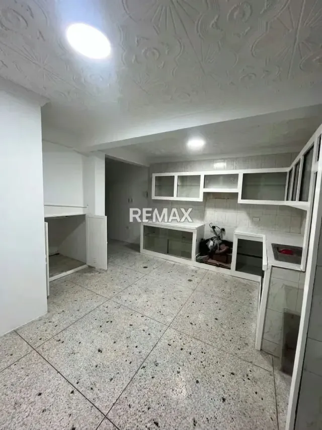 LOCAL COMERCIAL EN ALQUILER EN BARRIO OBRERO - 3