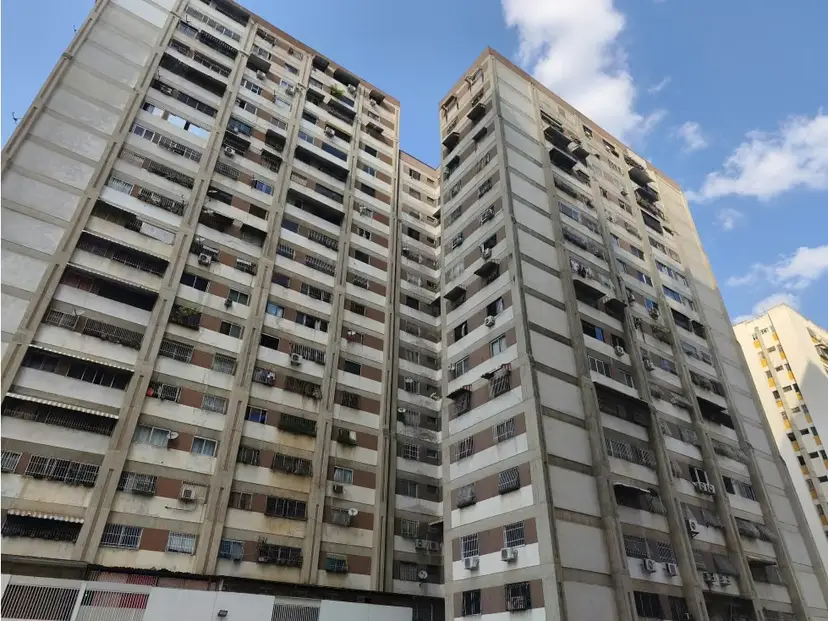 LINDO APARTAMENTO EN VENTA EN LOS RUICES 100mts/3H/2B