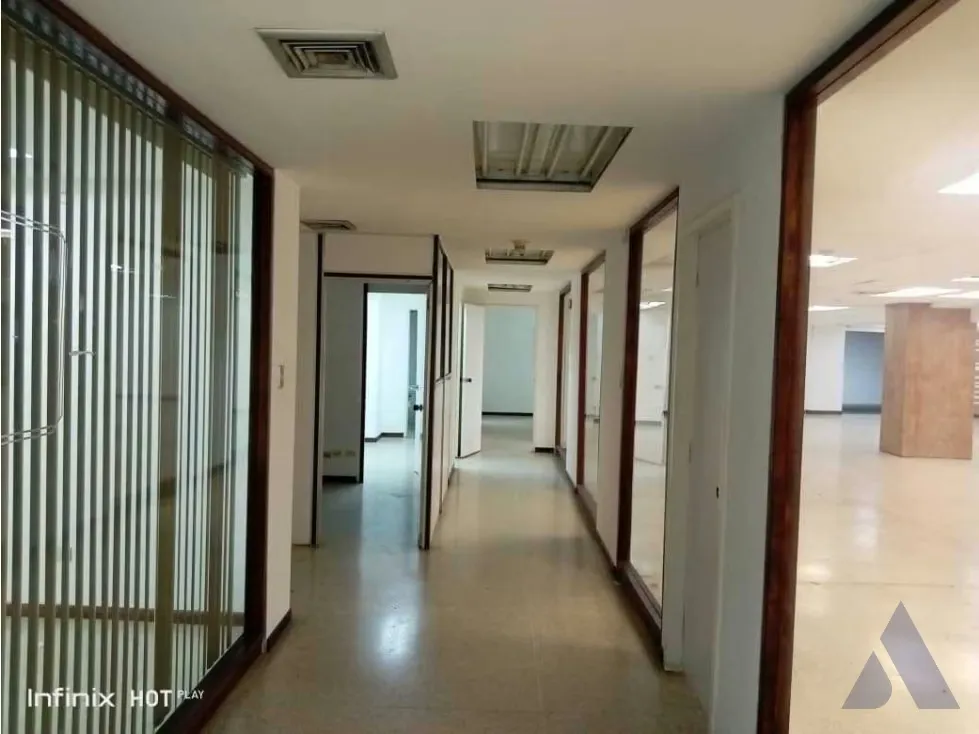 Alquilo local 800m2 La Urbina 5403 - 2